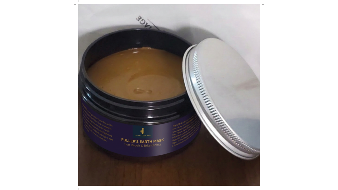 Fuller's Earth Brightening Ritual Mask