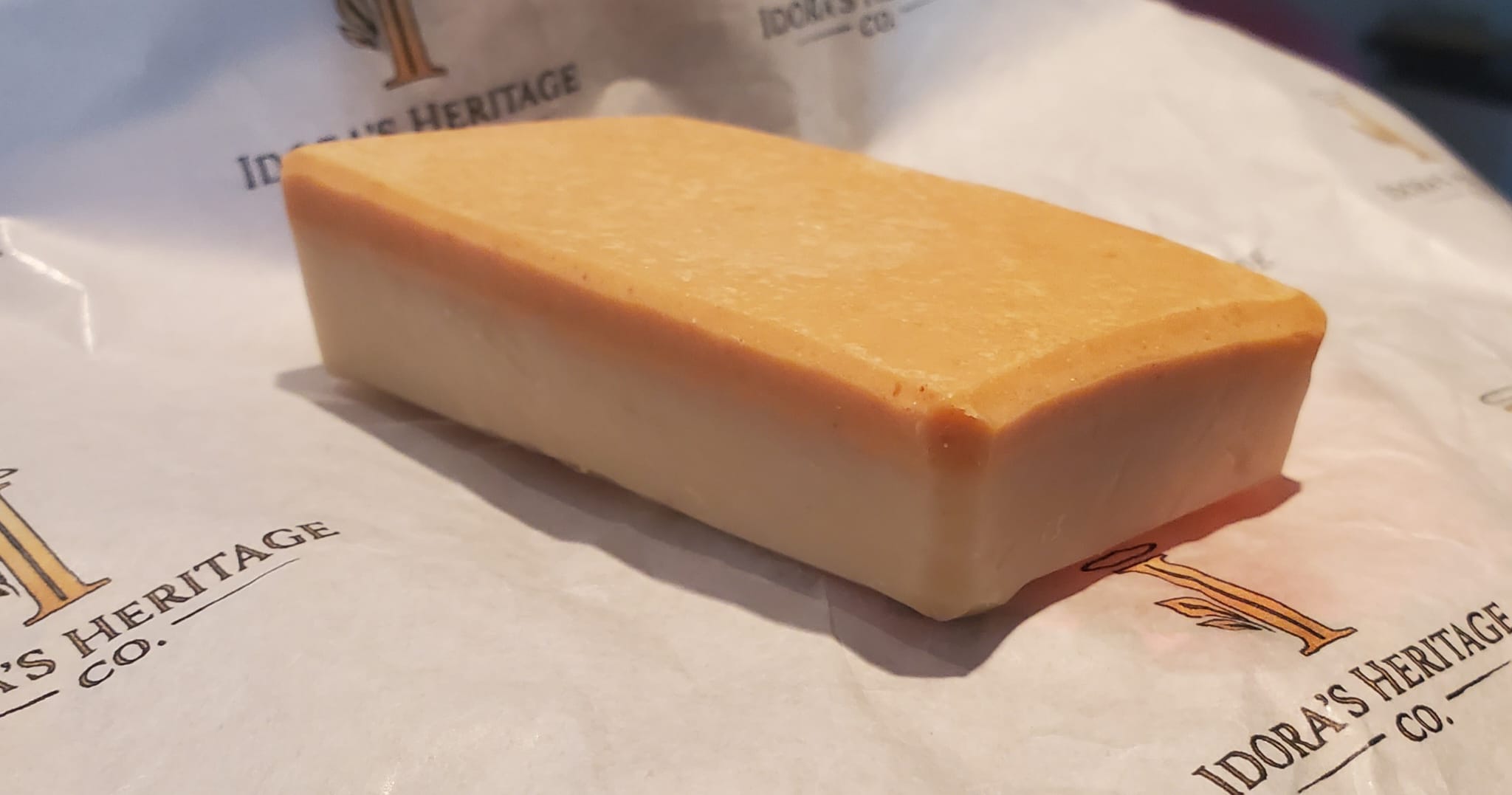 Honey & Oats Cream Quartz Bar